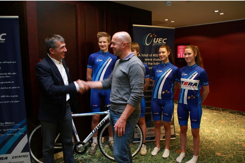 The European Cycling Union donated 400 bicycles DRAG